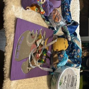 Girl Scouts novelty box